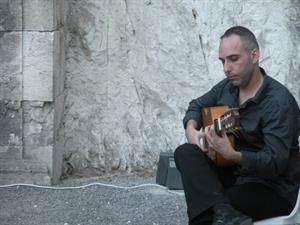 אייל לבר בסדנאת גיטרה פלמנקו - בפסטיבל מפוחית וגיטרה בבית שערים טבעון 2012