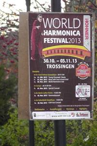 שלט המכריז על פסטיבל המפוחית העולמי 2013 בטרוסינגן גרמניה